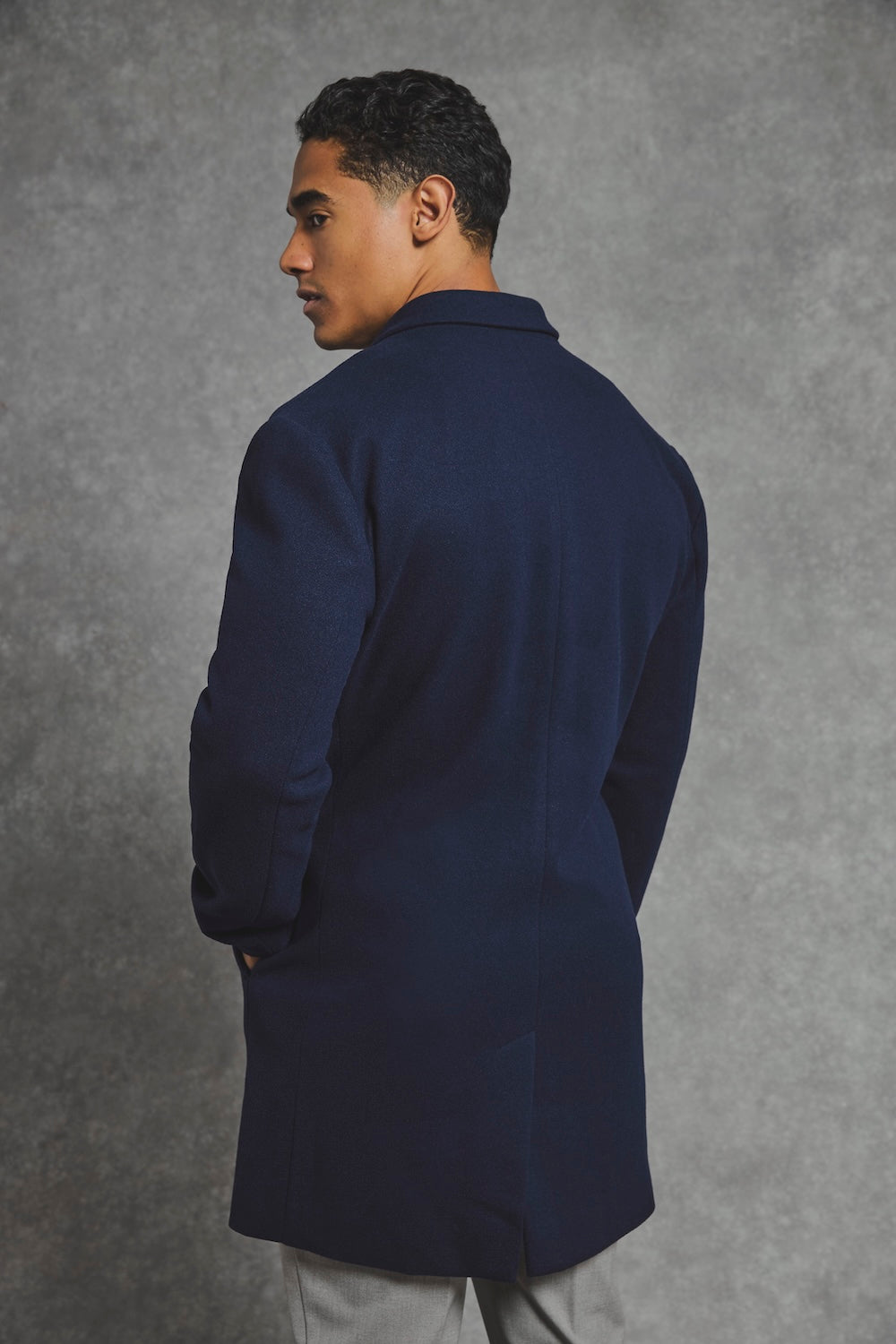 Single Breasted Overcoat in Navy L Single Breasted Overcoat in Navy L