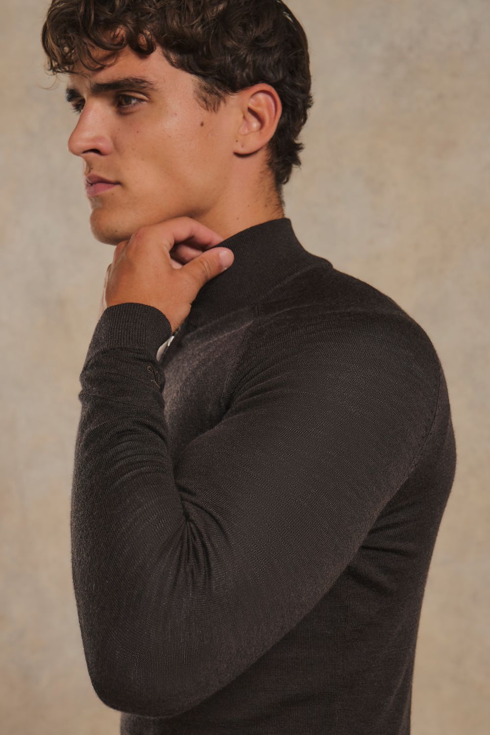 Extra Fine Merino Wool Half Zip Neck Sweater in Bitter Chocolate