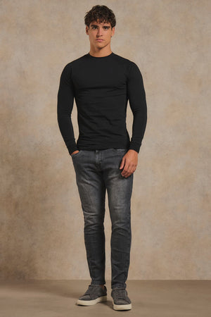 Extra Fine Merino Wool Crew Neck Sweater in Black