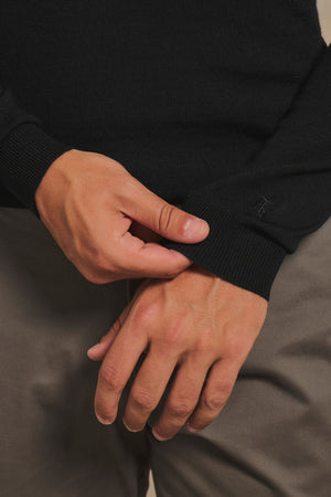 Extra Fine Merino Wool Crew Neck Sweater in Black
