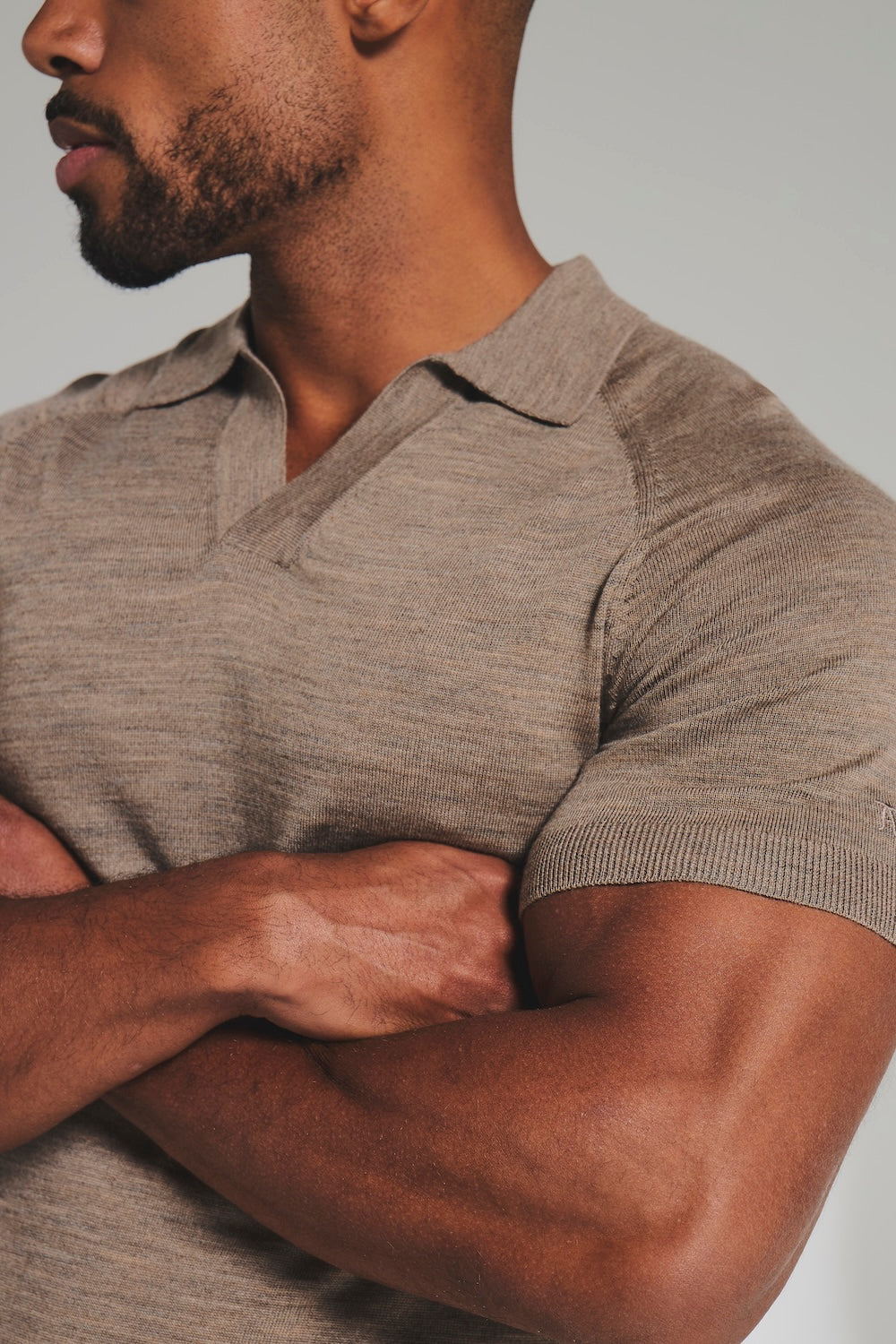 Extra Fine Merino Wool Knitted Open Collar Polo Shirt in Camel Marl
