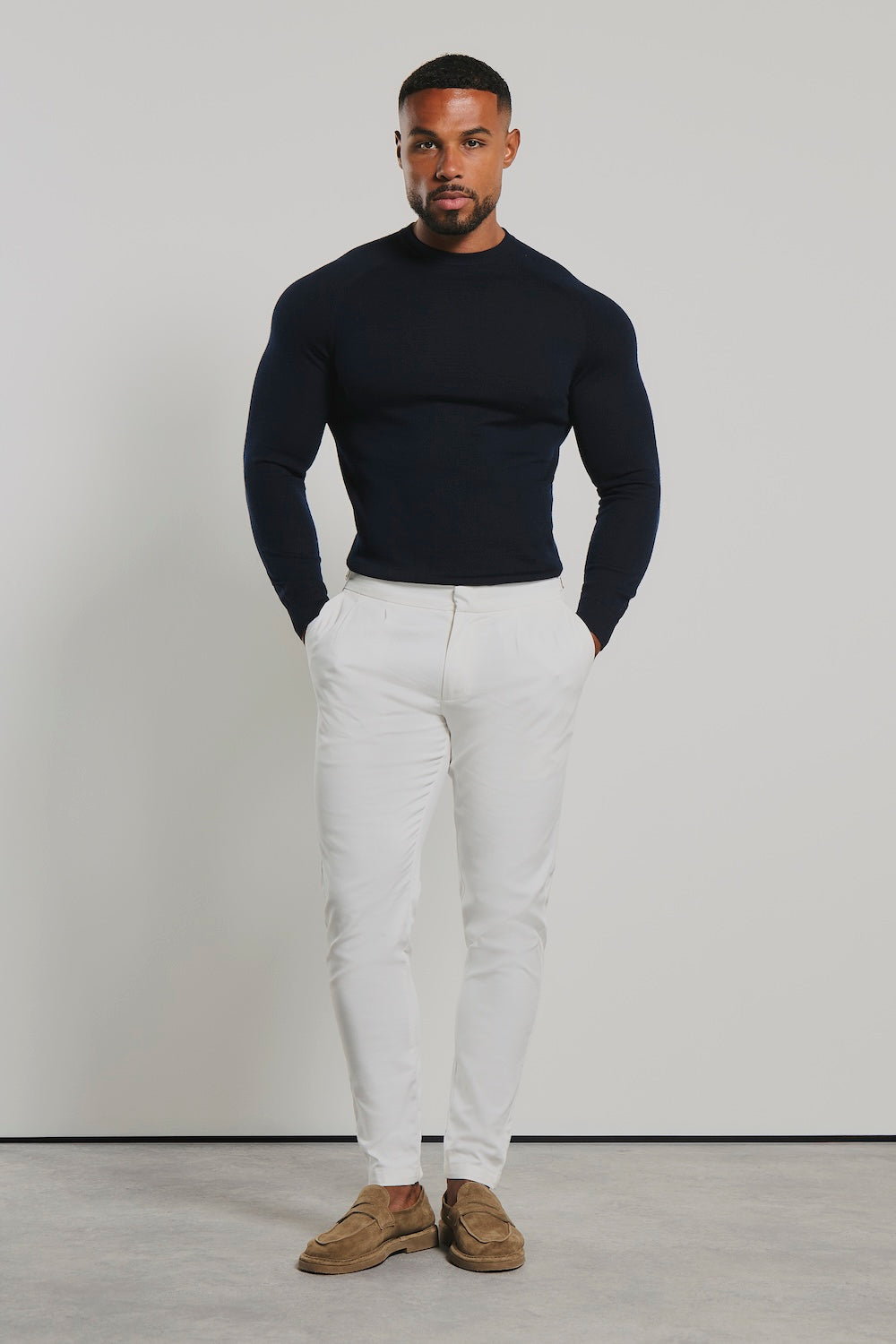 Extra Fine Merino Wool Crew Neck Sweater in Navy