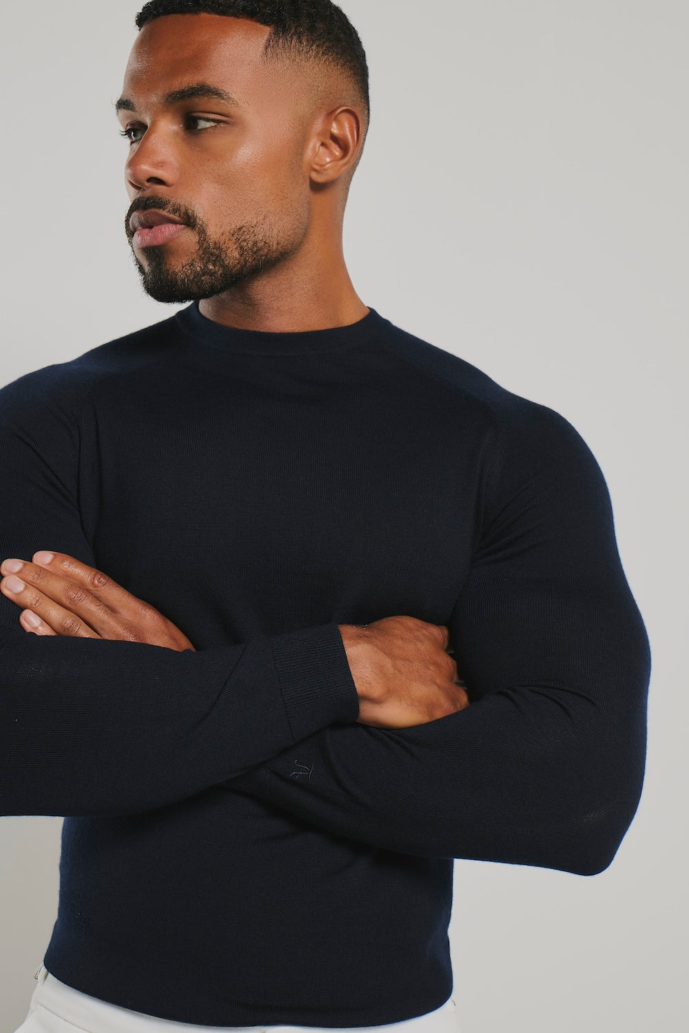 Extra Fine Merino Wool Crew Neck Sweater in Navy