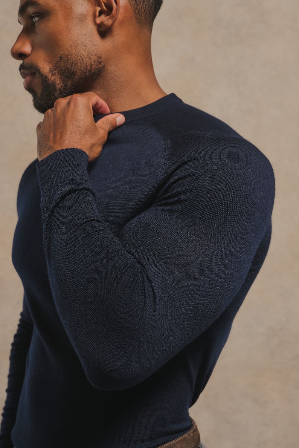 Extra Fine Merino Wool Crew Neck Sweater in Navy