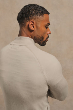 Extra Fine Merino Wool Knitted Zip Through in Ecru