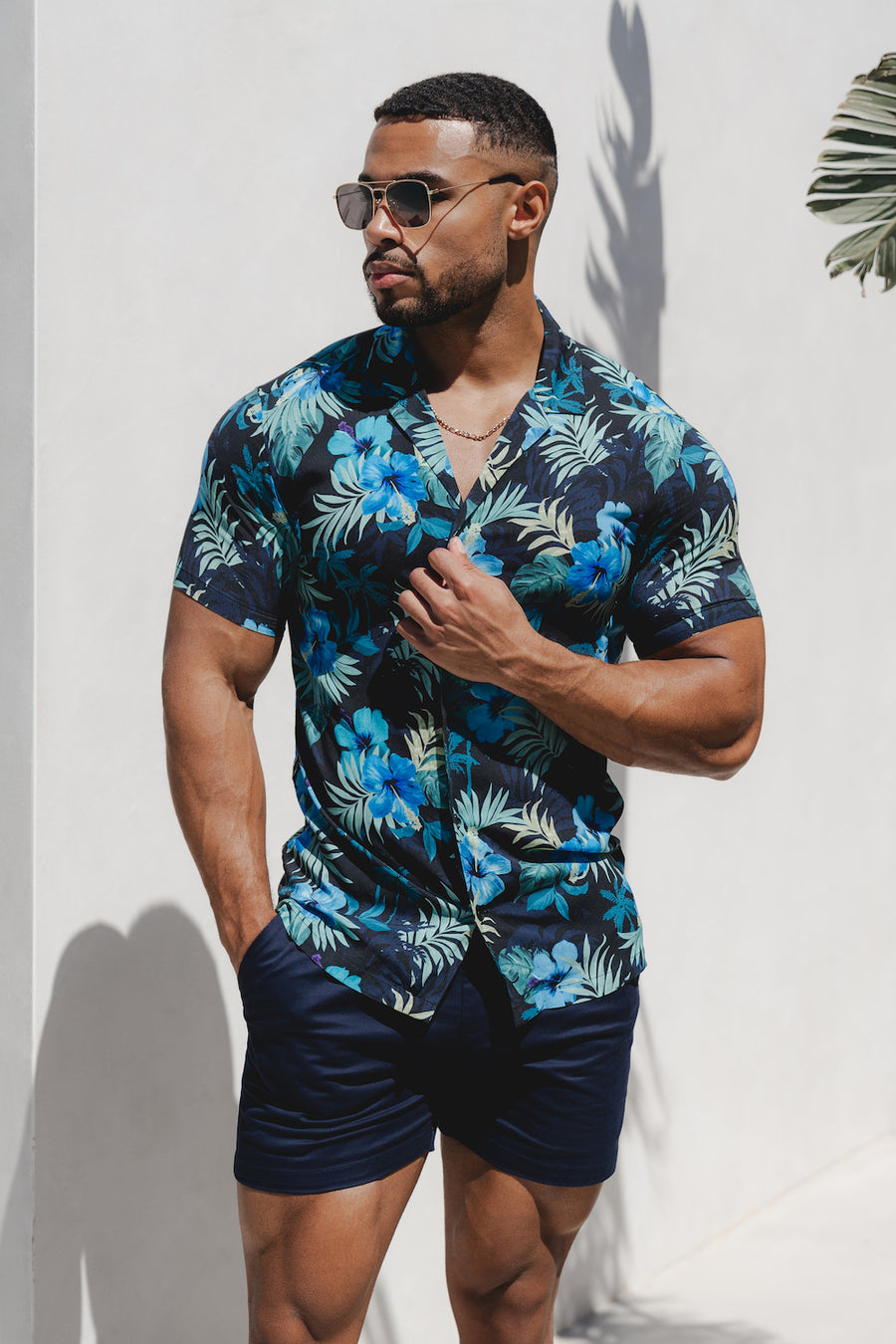 Printed Shirt in Navy Tropical Palms - TAILORED ATHLETE - USA