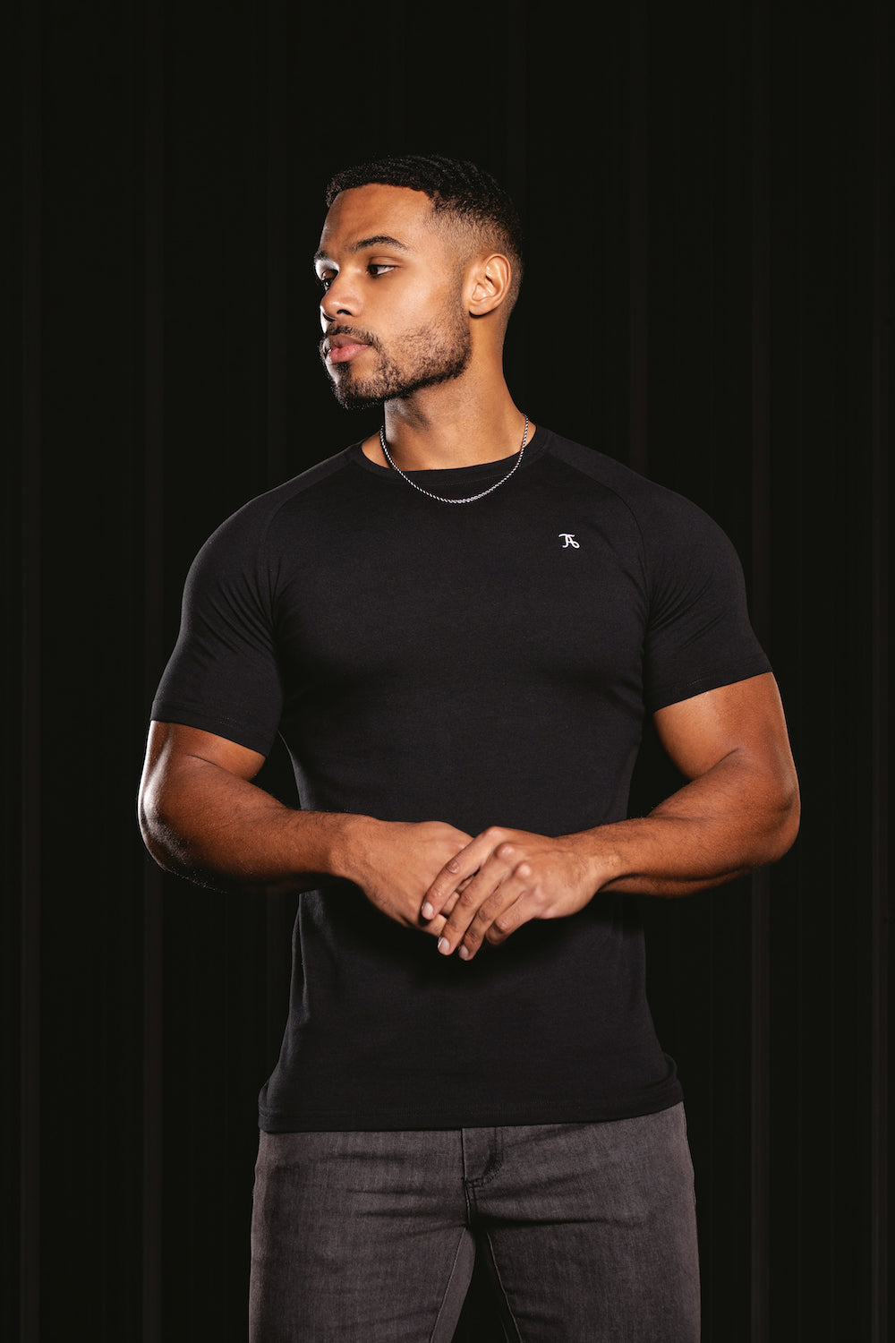 Athletic Fit - USA T-Shirt in - ATHLETE Black TAILORED