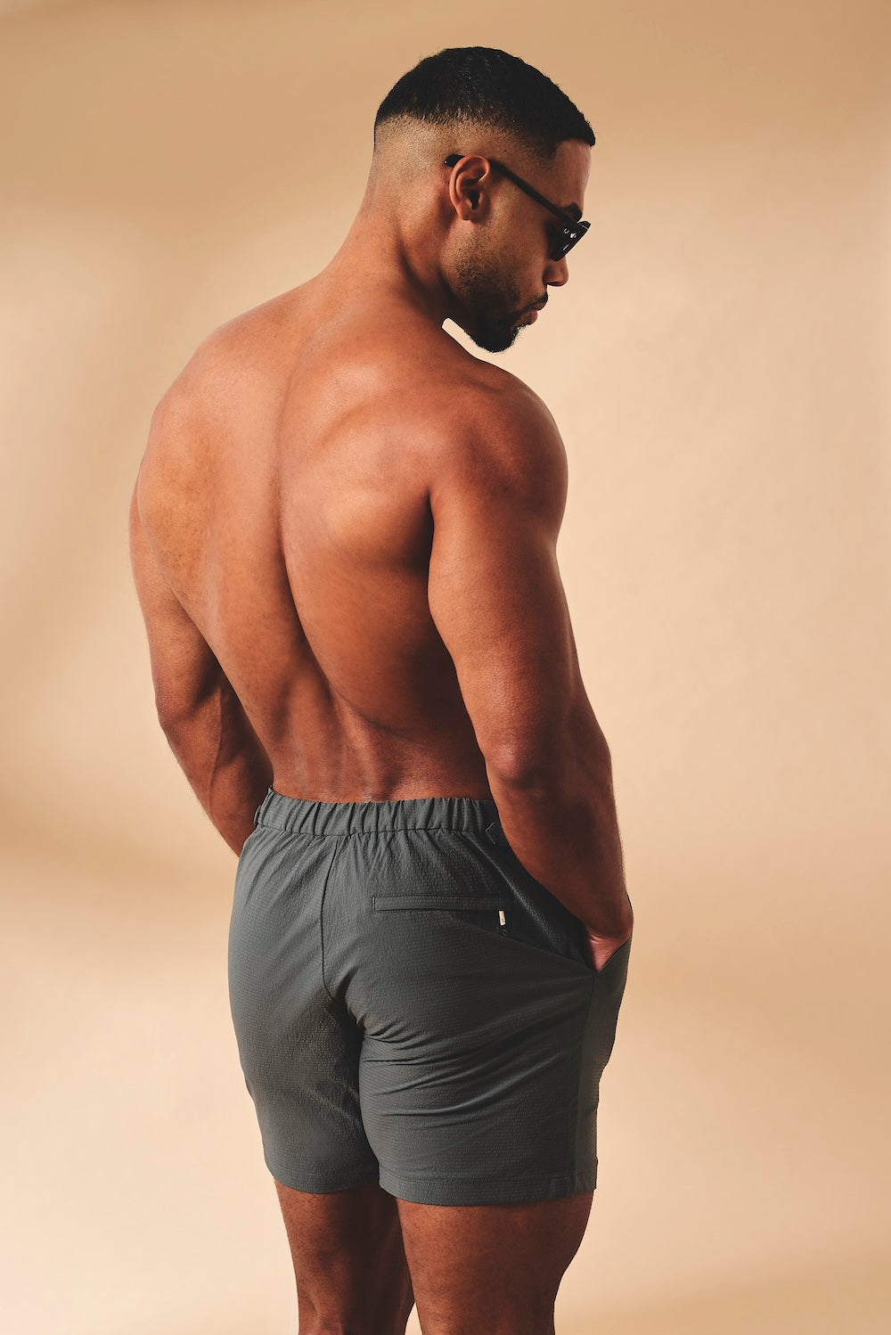 Quick Dry Textured Hybrid Side Adjuster Short in Smoky Grey - TAILORED ATHLETE - USA