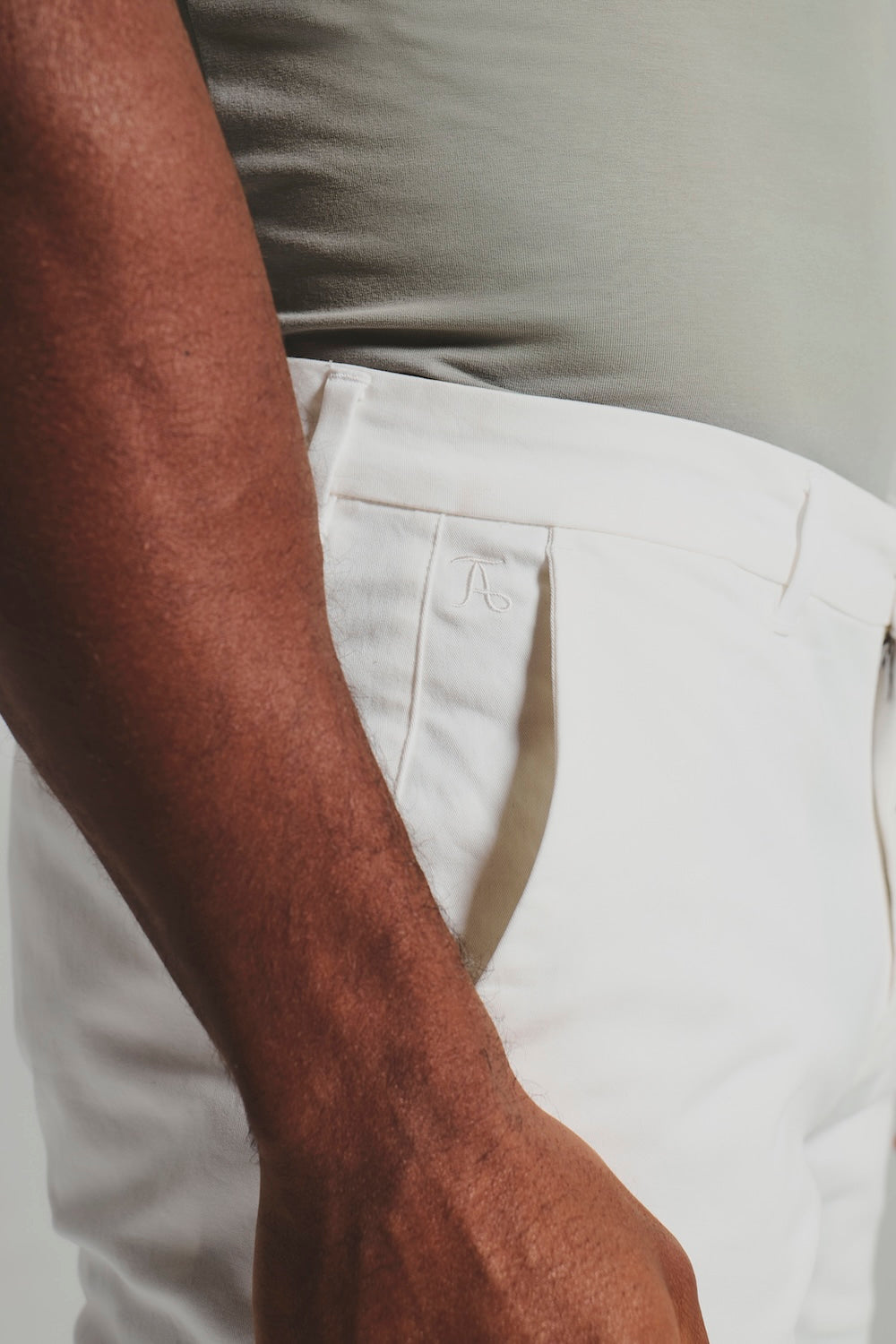 Athletic Fit Chino Shorts 5" in Chalk - TAILORED ATHLETE - USA