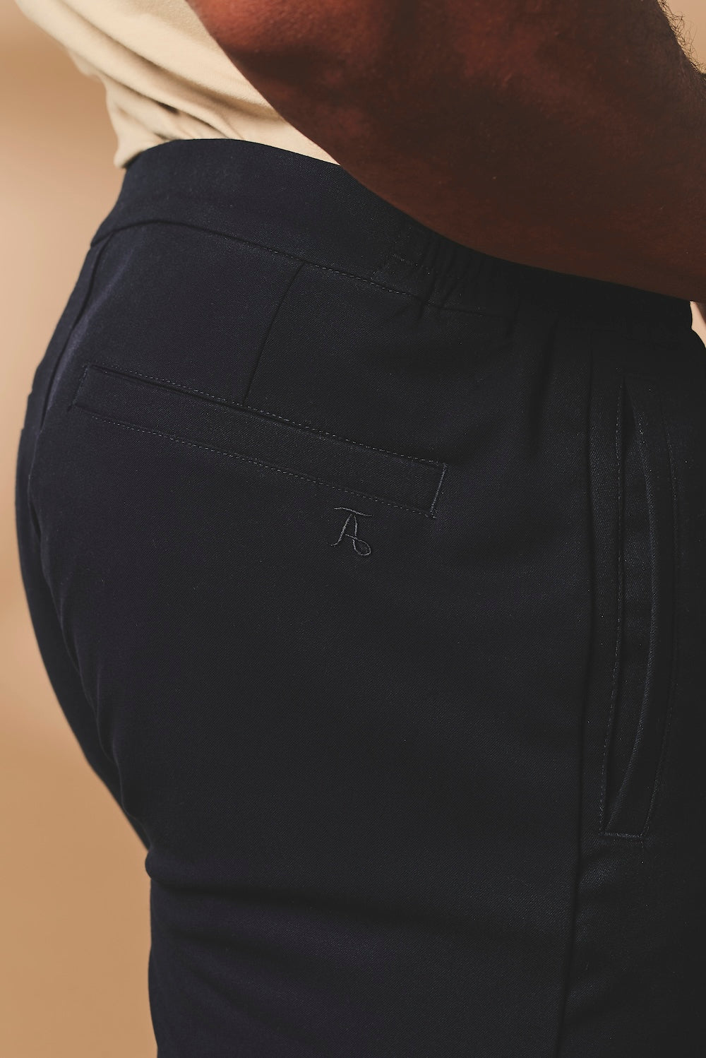 Smart Shorts in Navy - TAILORED ATHLETE - USA