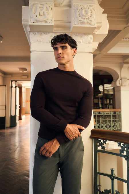 Extra Fine Merino Wool Crew Neck Sweater in Dark Bordeaux