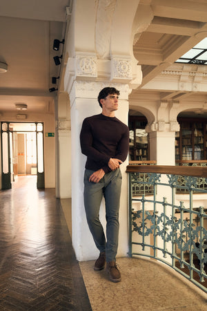 Extra Fine Merino Wool Crew Neck Sweater in Dark Bordeaux