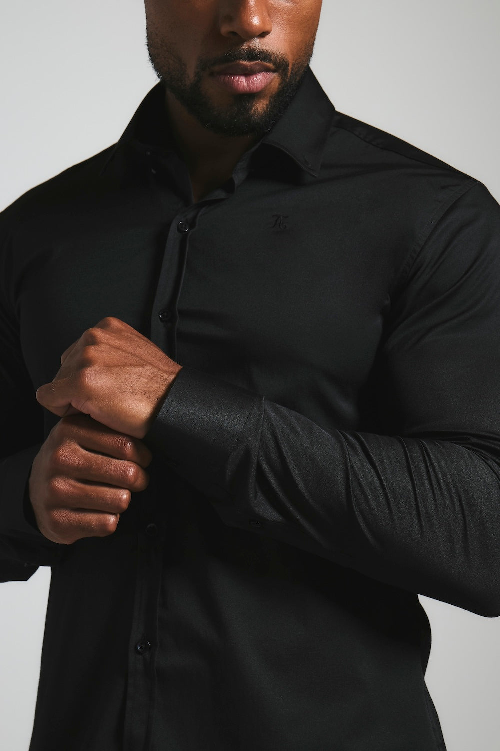 Athletic Fit Signature Shirt 2.0 in Black