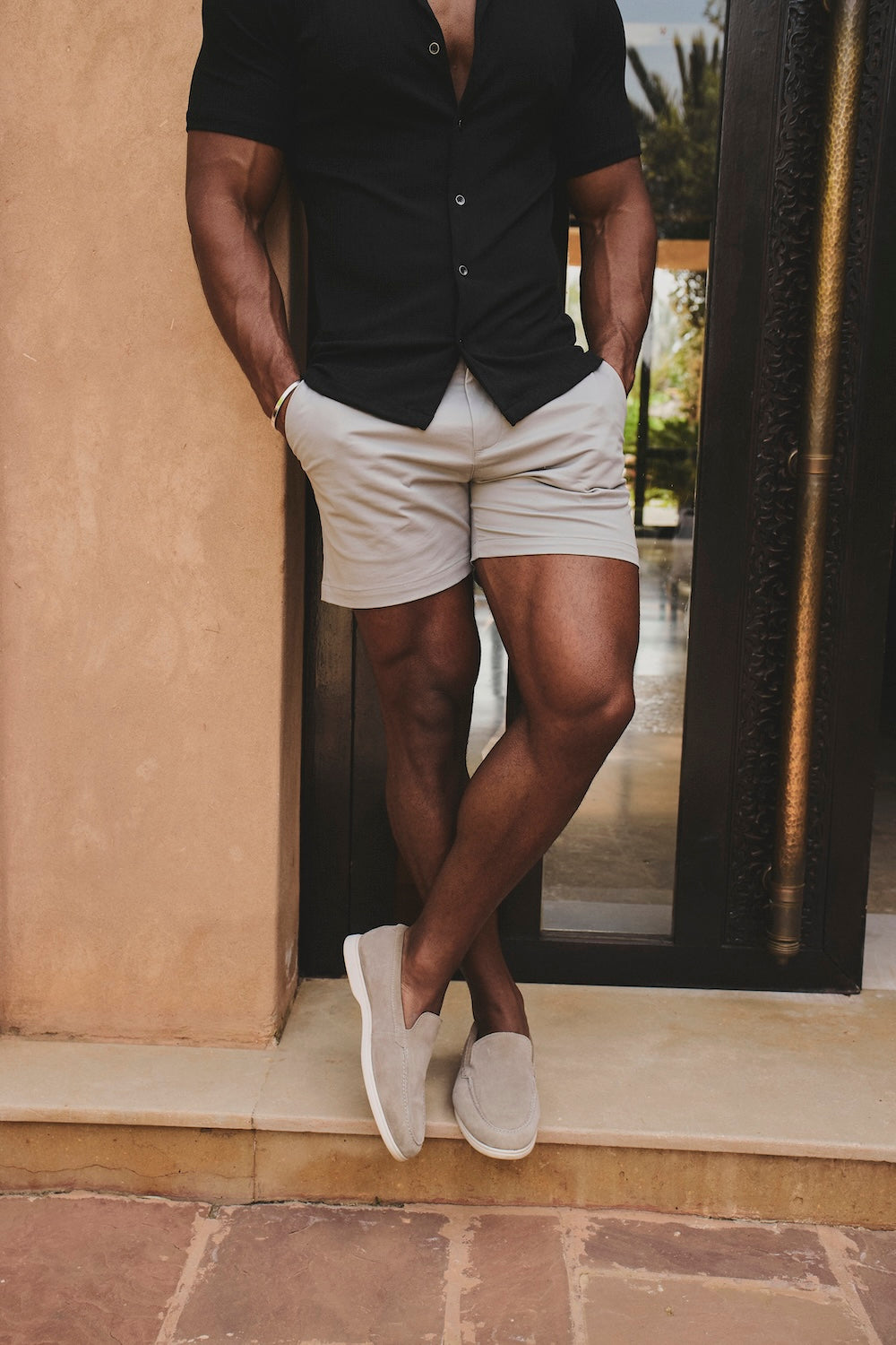 Athletic Fit Stretch Chino Shorts 5" in Pale Grey