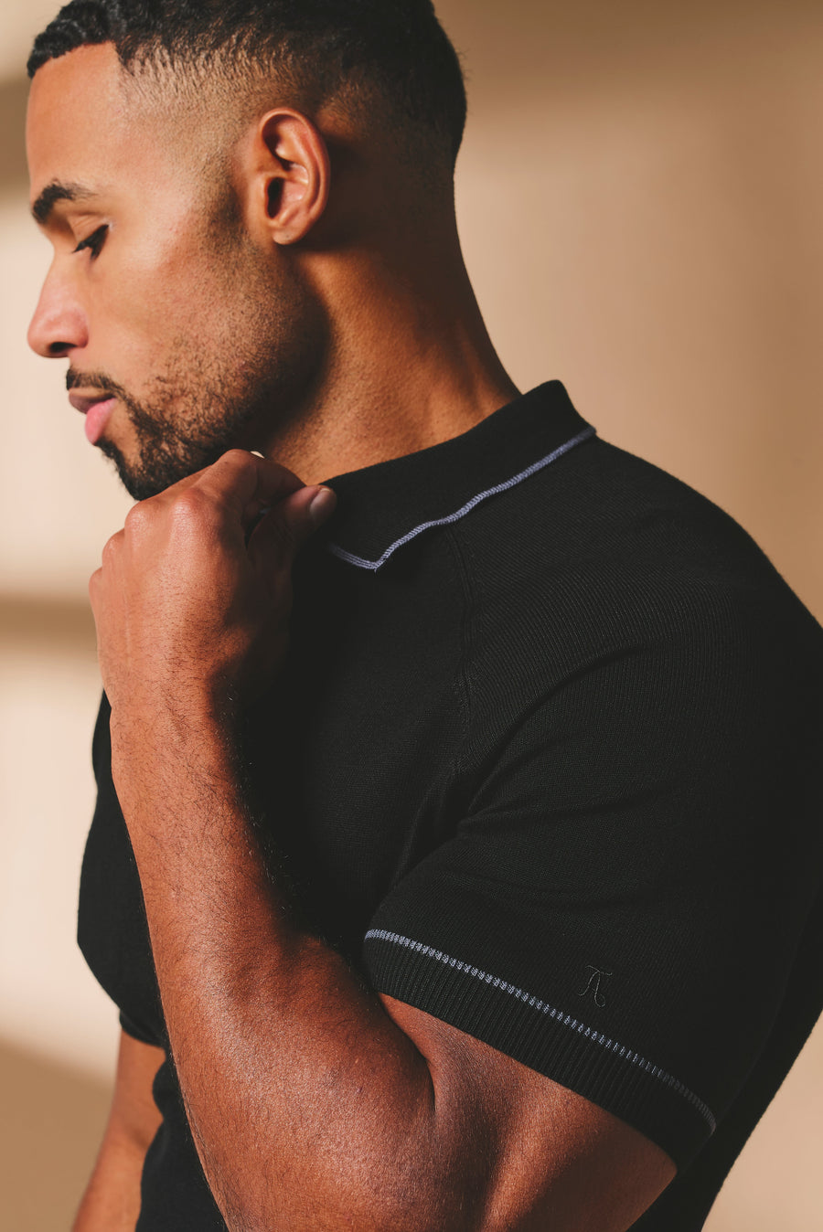 Tipped Knitted Zip Neck Polo Shirt in Black - TAILORED ATHLETE - USA