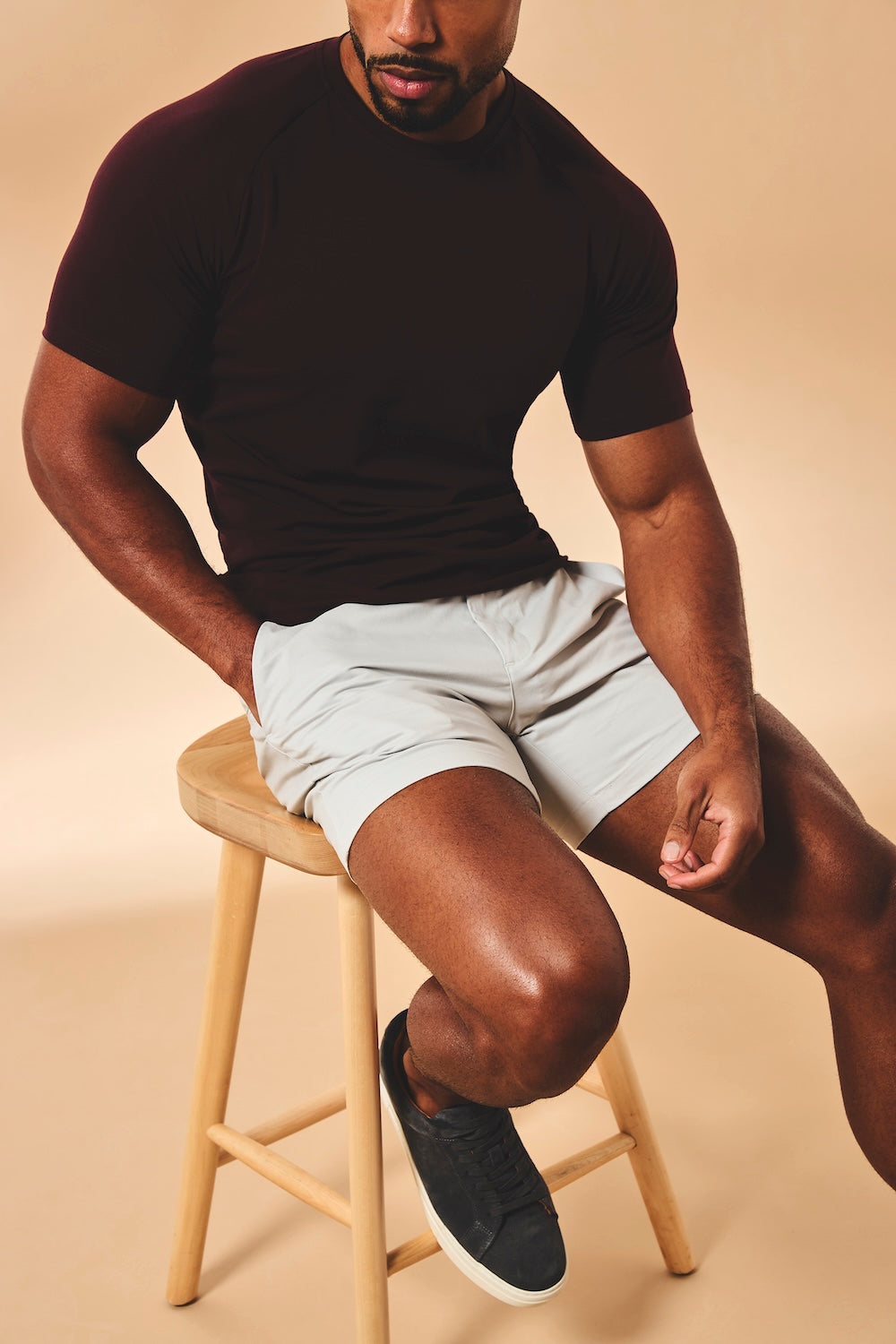 Athletic Fit Stretch Chino Shorts 5" in Dove Grey