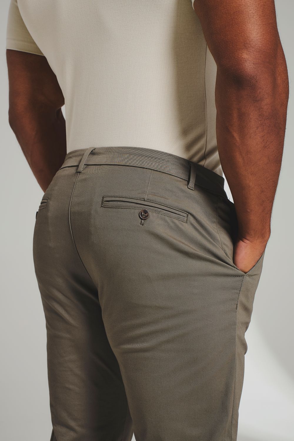 Athletic Fit Cotton Stretch Chino Pants in Khaki
