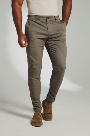 Athletic Fit Cotton Stretch Chino Pants in Khaki