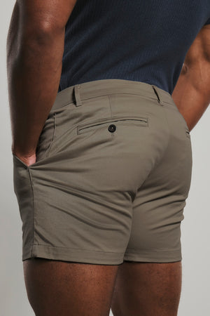 Athletic Fit Stretch Chino Shorts 5" in Stone