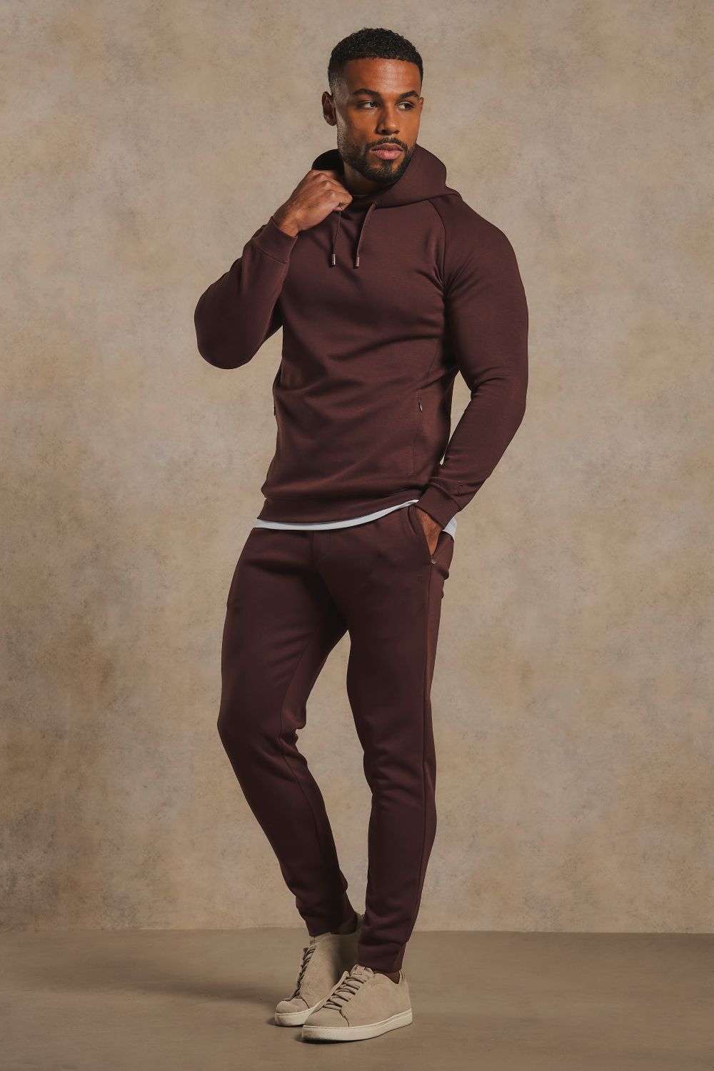 Interlock Hoodie Sweat in Raisin