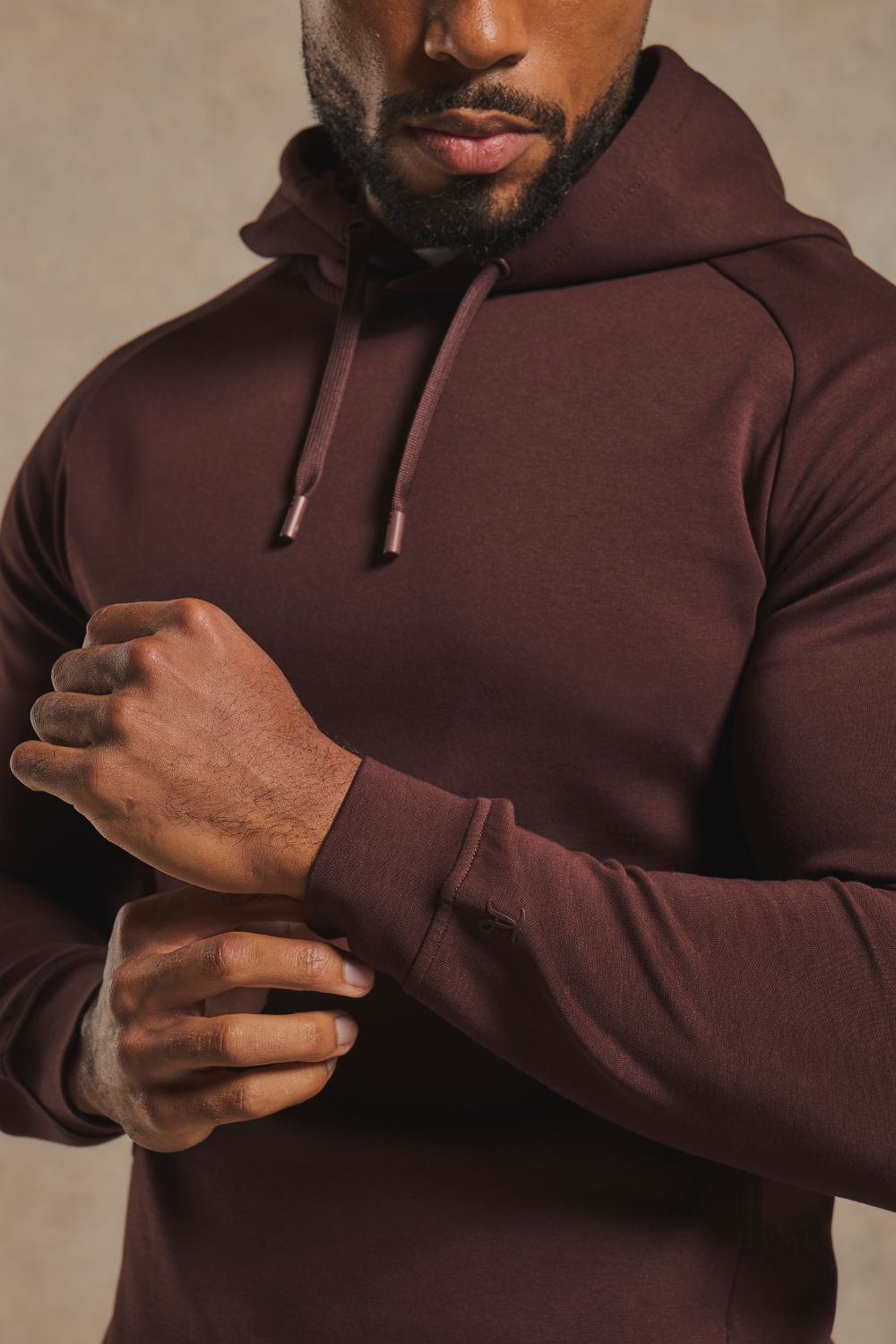 Interlock Hoodie Sweat in Raisin