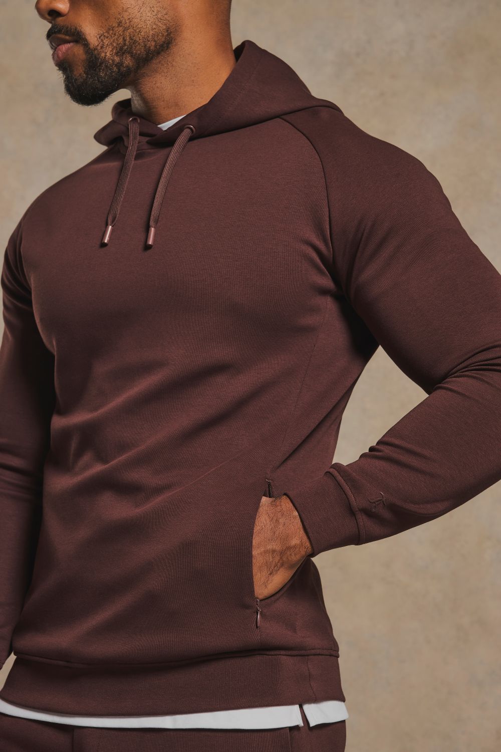 Interlock Hoodie Sweat in Raisin