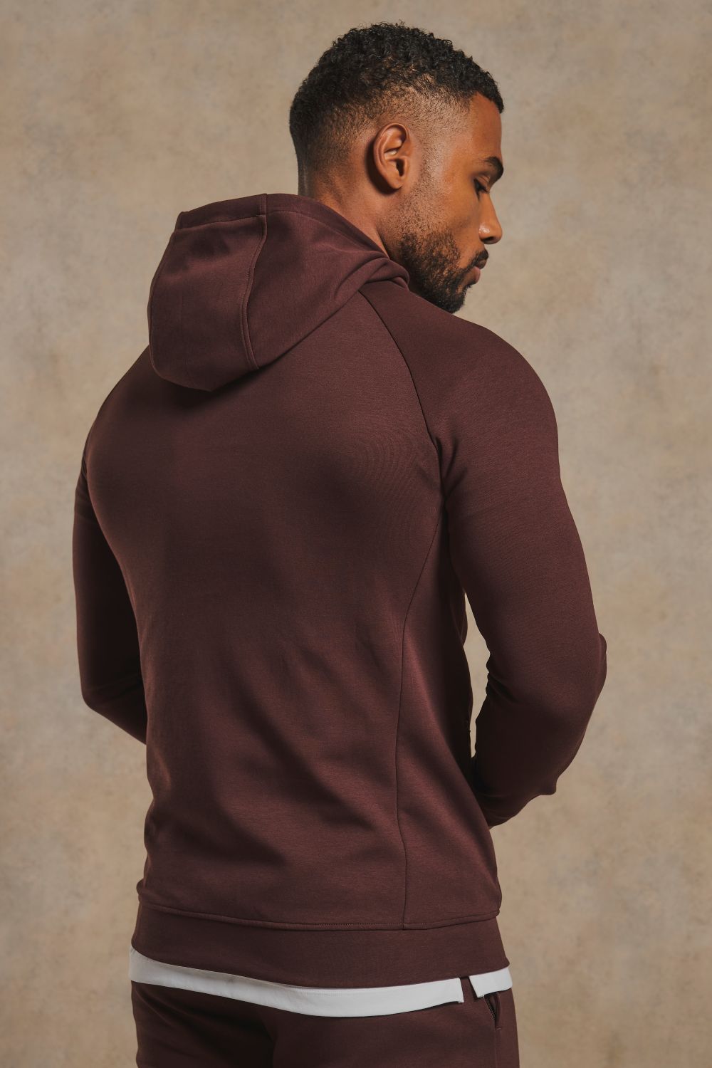 Interlock Hoodie Sweat in Raisin