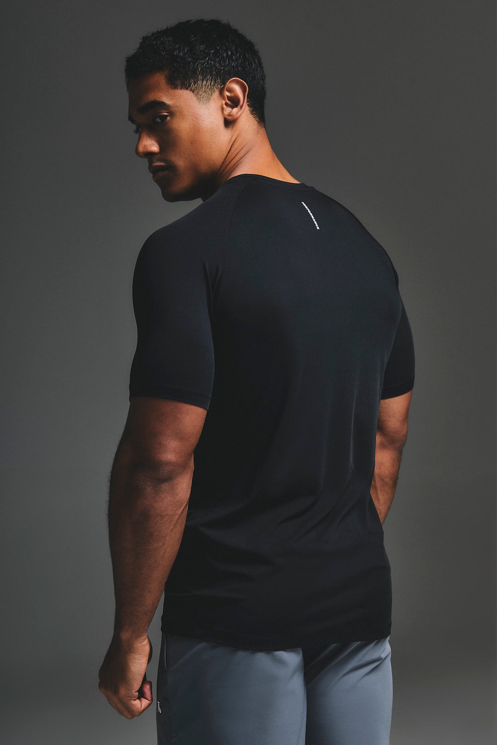 Training Top in Black - TAILORED ATHLETE - USA