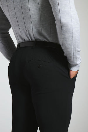 Athletic Fit Essential Pants in Black