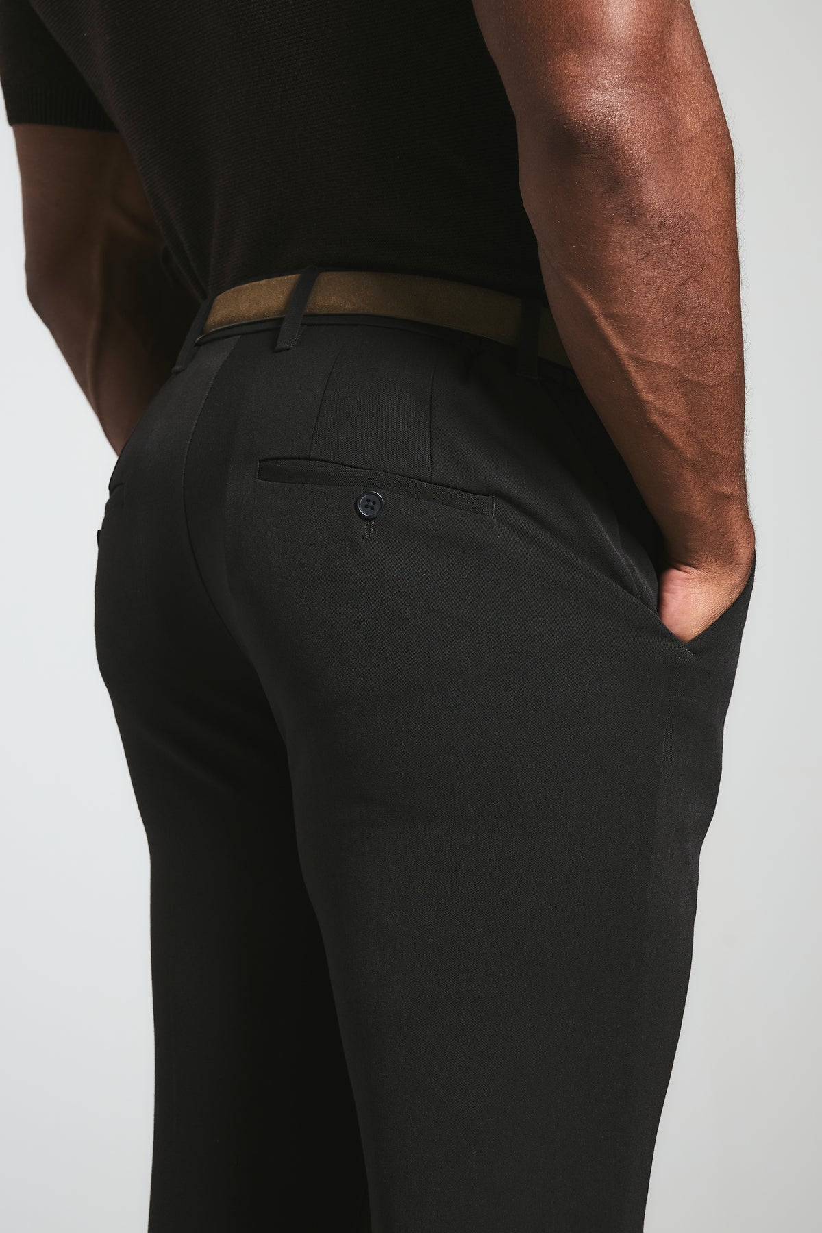 Athletic Fit Essential Pants in Dark Chocolate