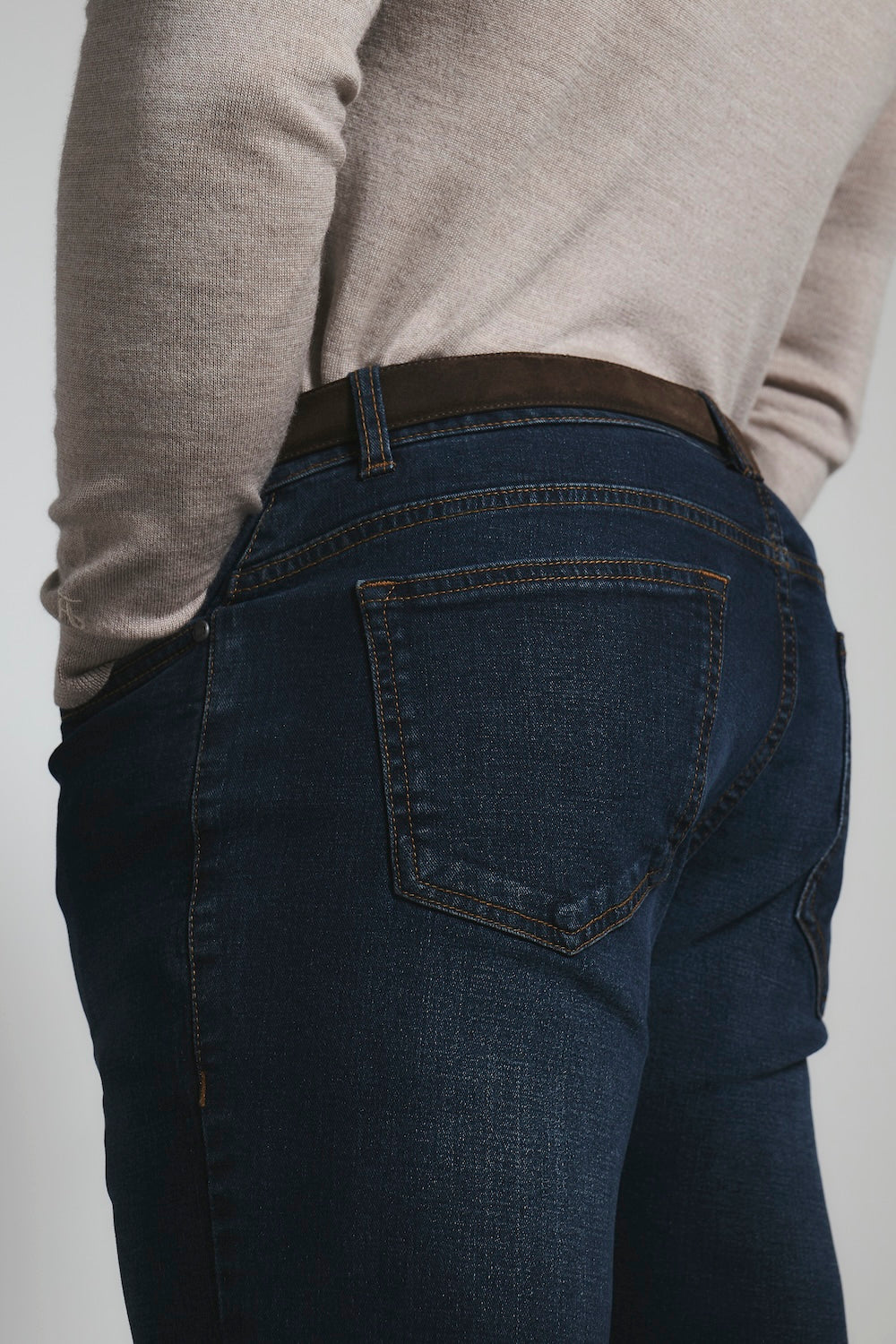 Athletic Fit Stretch Jeans in Dark Blue
