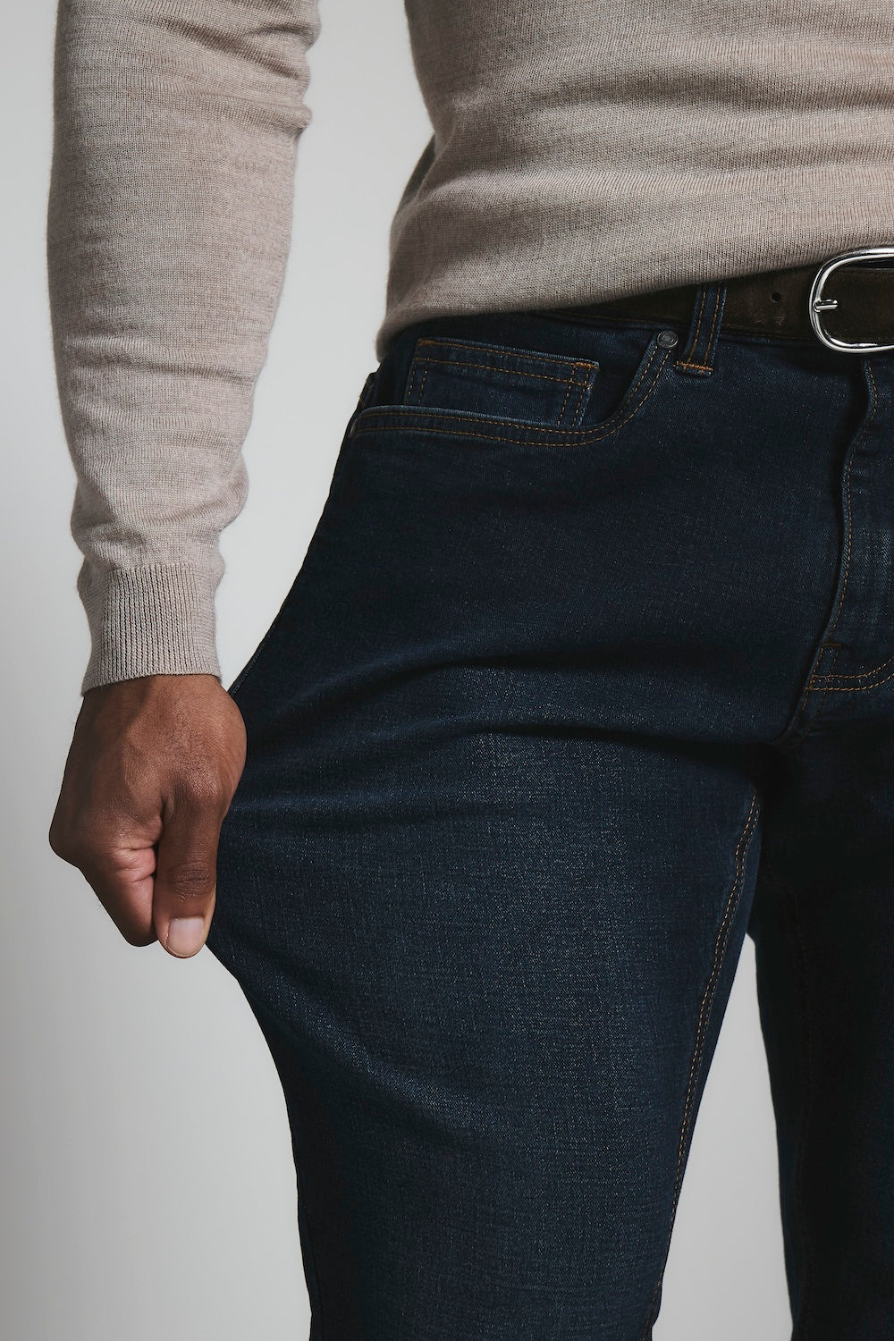 Athletic Fit Stretch Jeans in Dark Blue