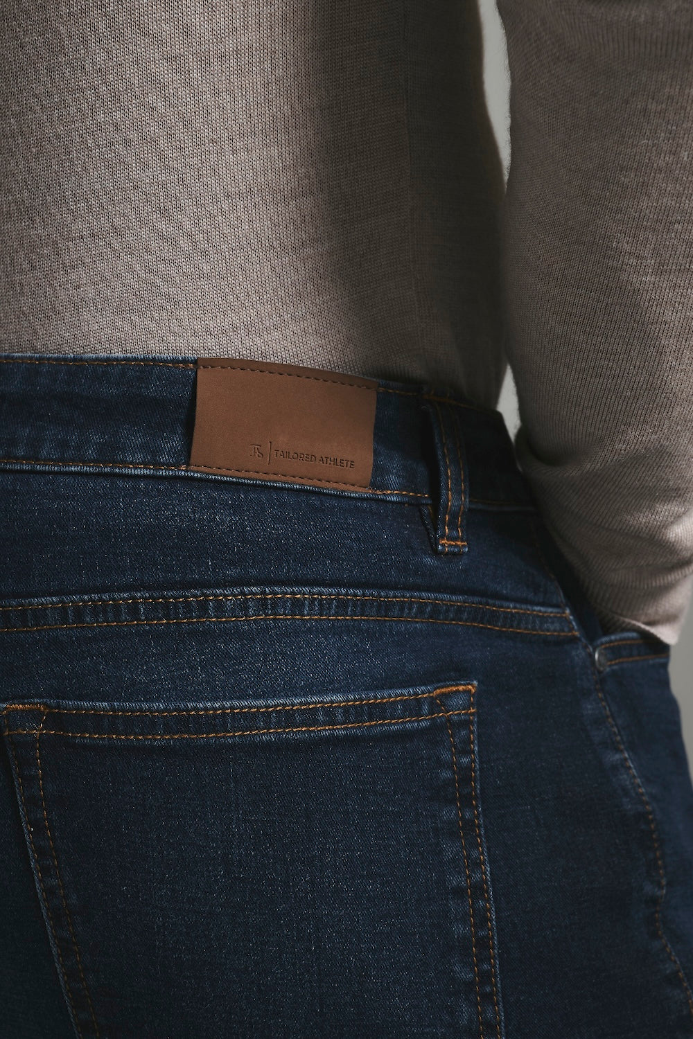 Athletic Fit Stretch Jeans in Dark Blue