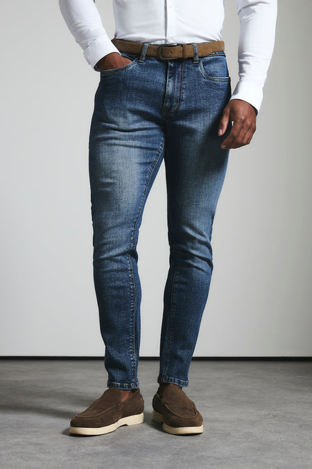 Athletic Fit Stretch Jeans in Mid Blue