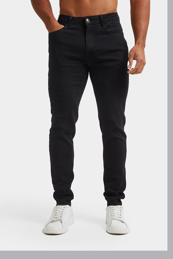 Athletic Fit Jeans in Black