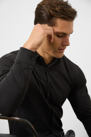 Athletic Fit Dress Shirt in Black - TAILORED ATHLETE - USA