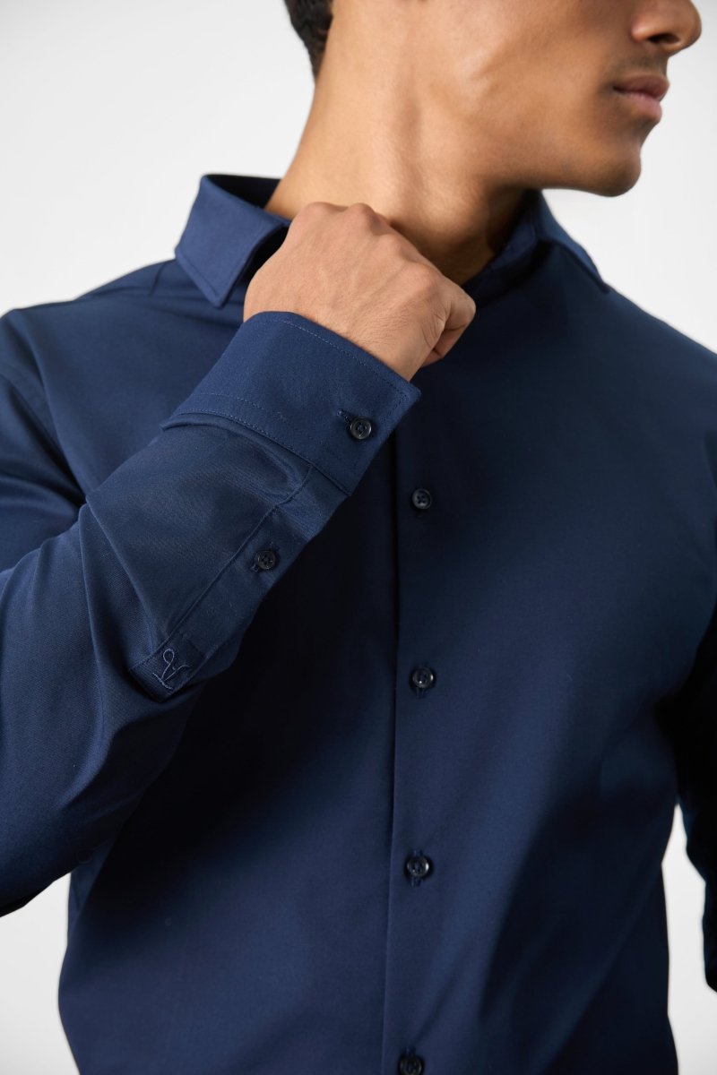 Athletic Fit Dress Shirt in Navy Blue