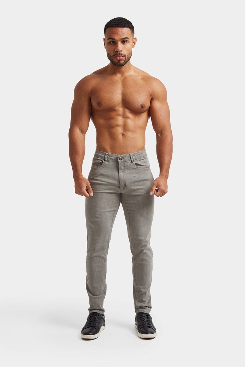 Athletic Fit Jeans in Light Grey