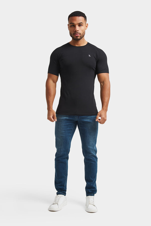 Athletic Fit Jeans in Mid Blue - TAILORED ATHLETE - USA