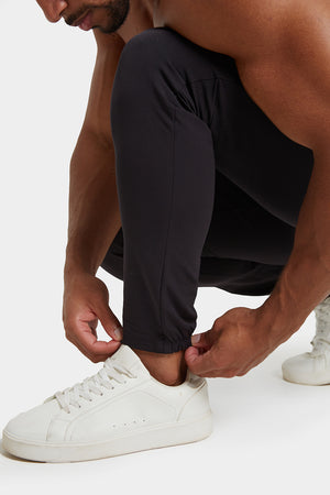 Everyday Tech Pants in Black - TAILORED ATHLETE - USA