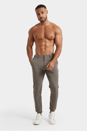 Everyday Tech Pants in Olive - TAILORED ATHLETE - USA