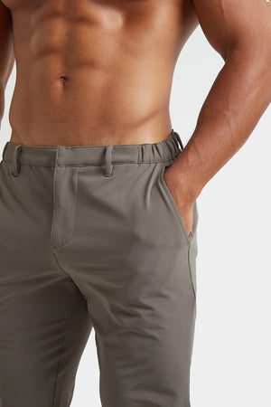 Everyday Tech Pants in Olive - TAILORED ATHLETE - USA