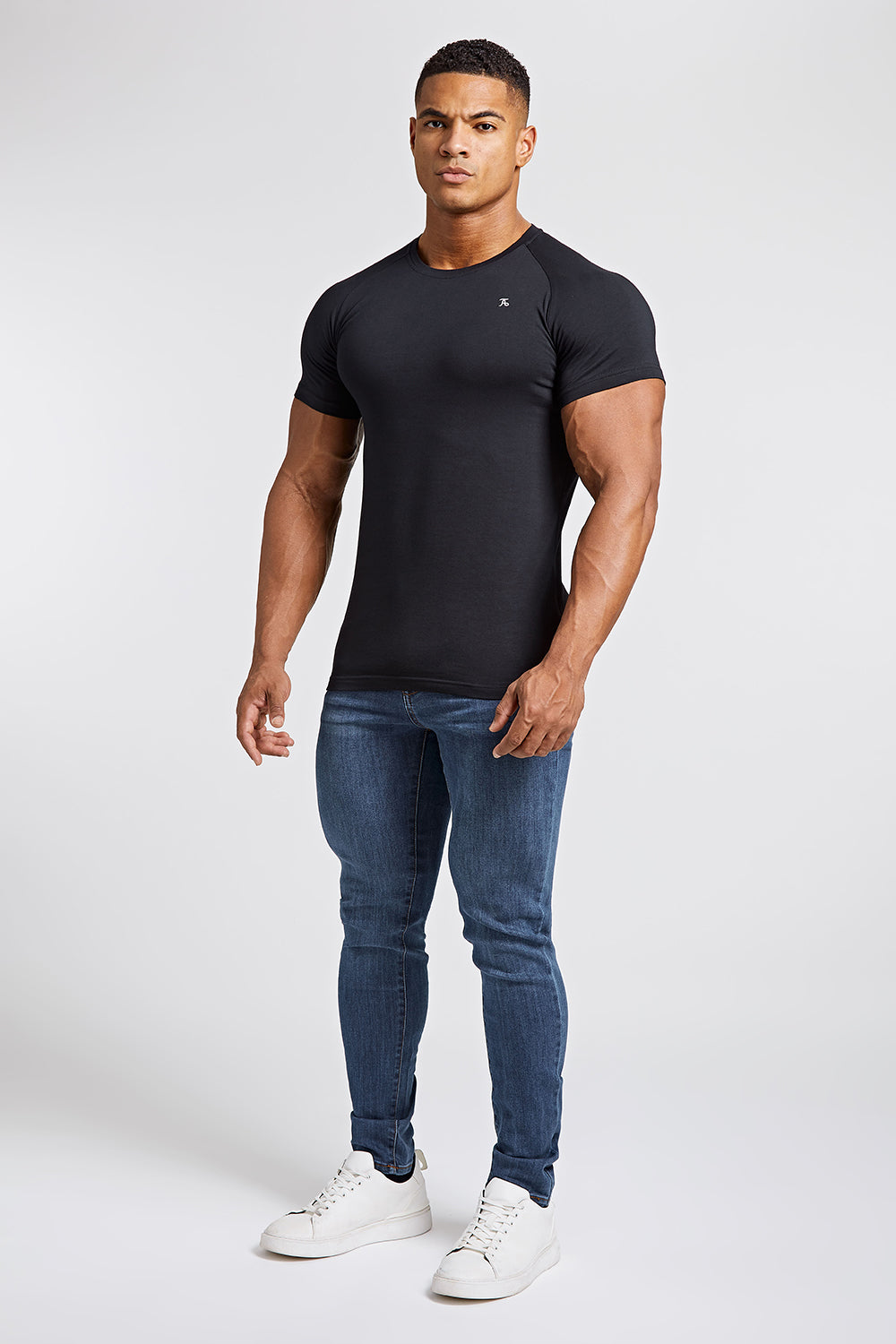 Athletic Fit T-Shirt in Black TAILORED ATHLETE - USA