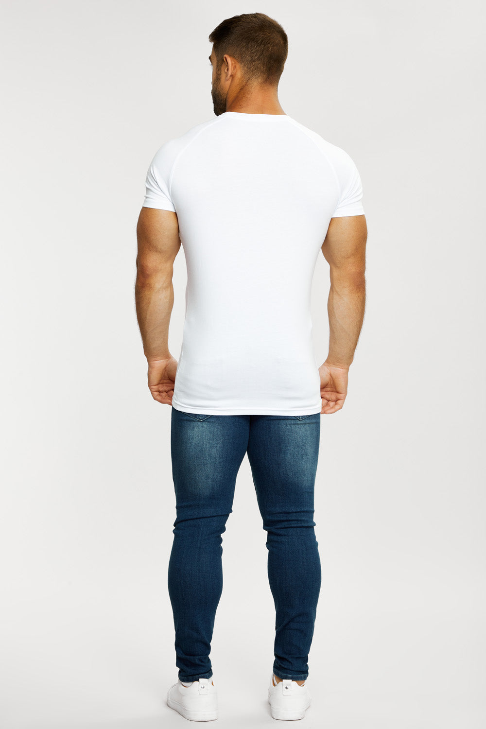 Athletic Fit Jeans in Dark Blue - TAILORED ATHLETE - USA