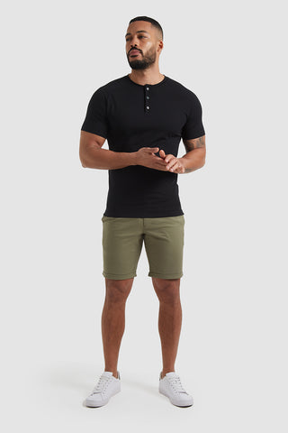 Athletic Fit Chino Shorts in Khaki