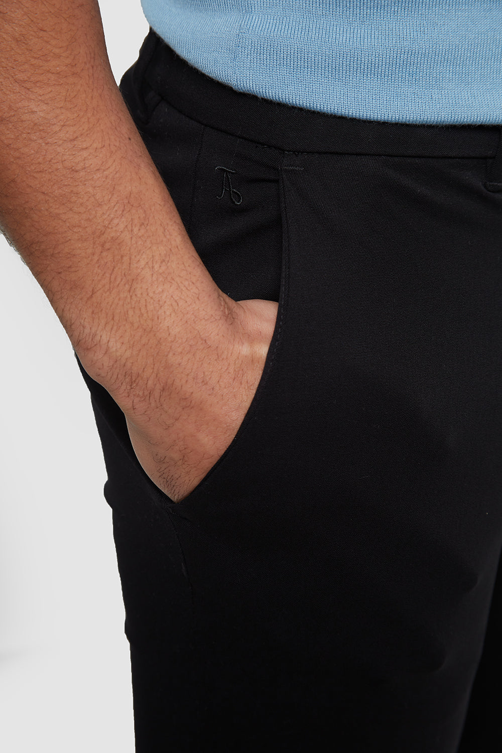 Chino Pants in Black - TAILORED ATHLETE - USA